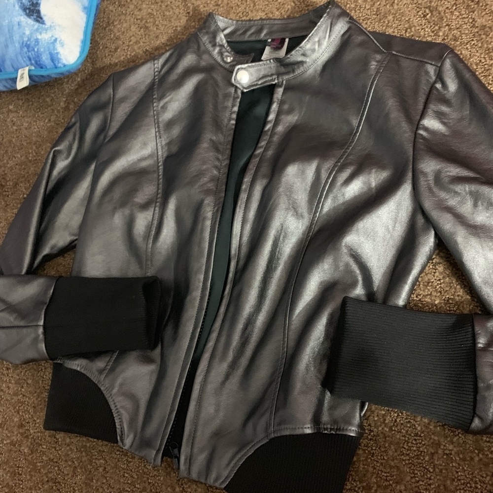 Cropped pleather jacket